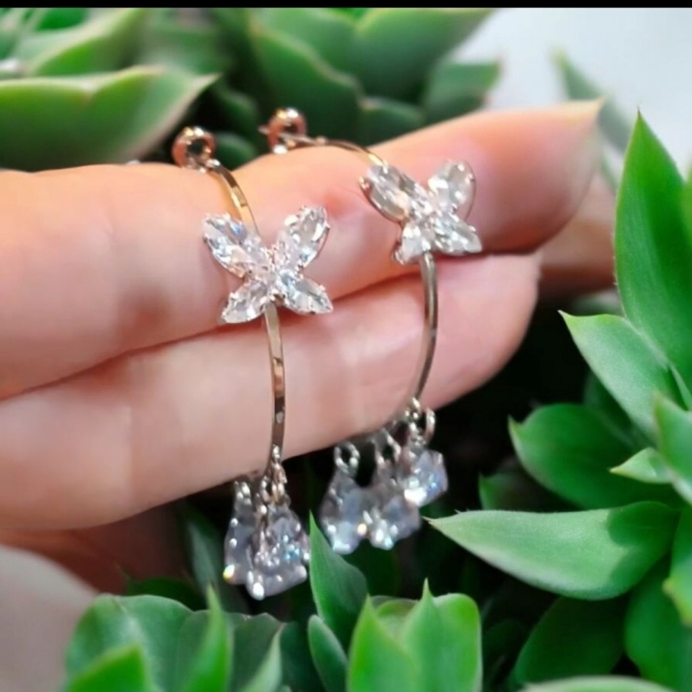Elegant Silver Butterfly Hoop Earrings - Picture 2 of 8